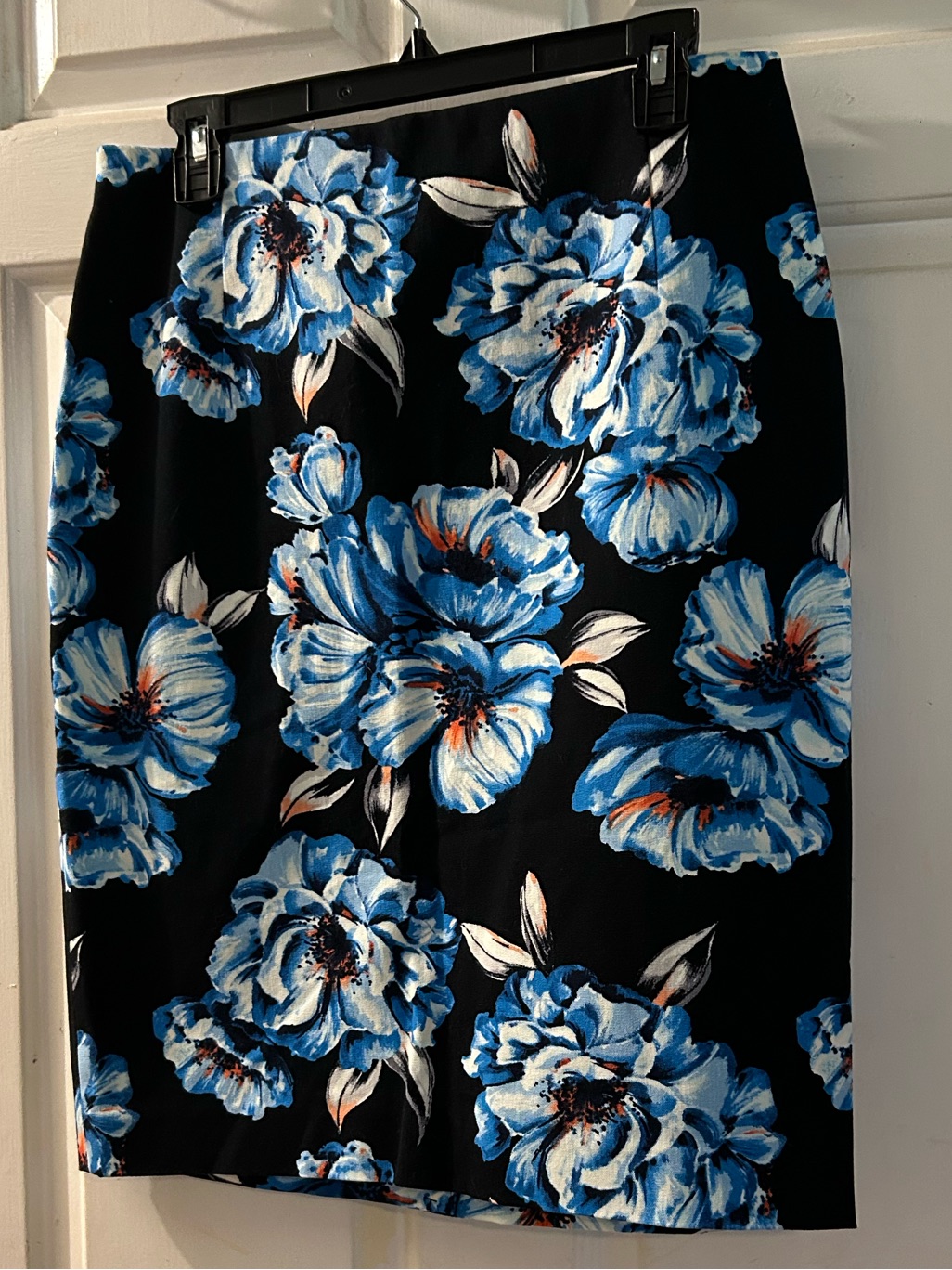 White House Black Market Black Pencil Skirt With Blue Floral Print